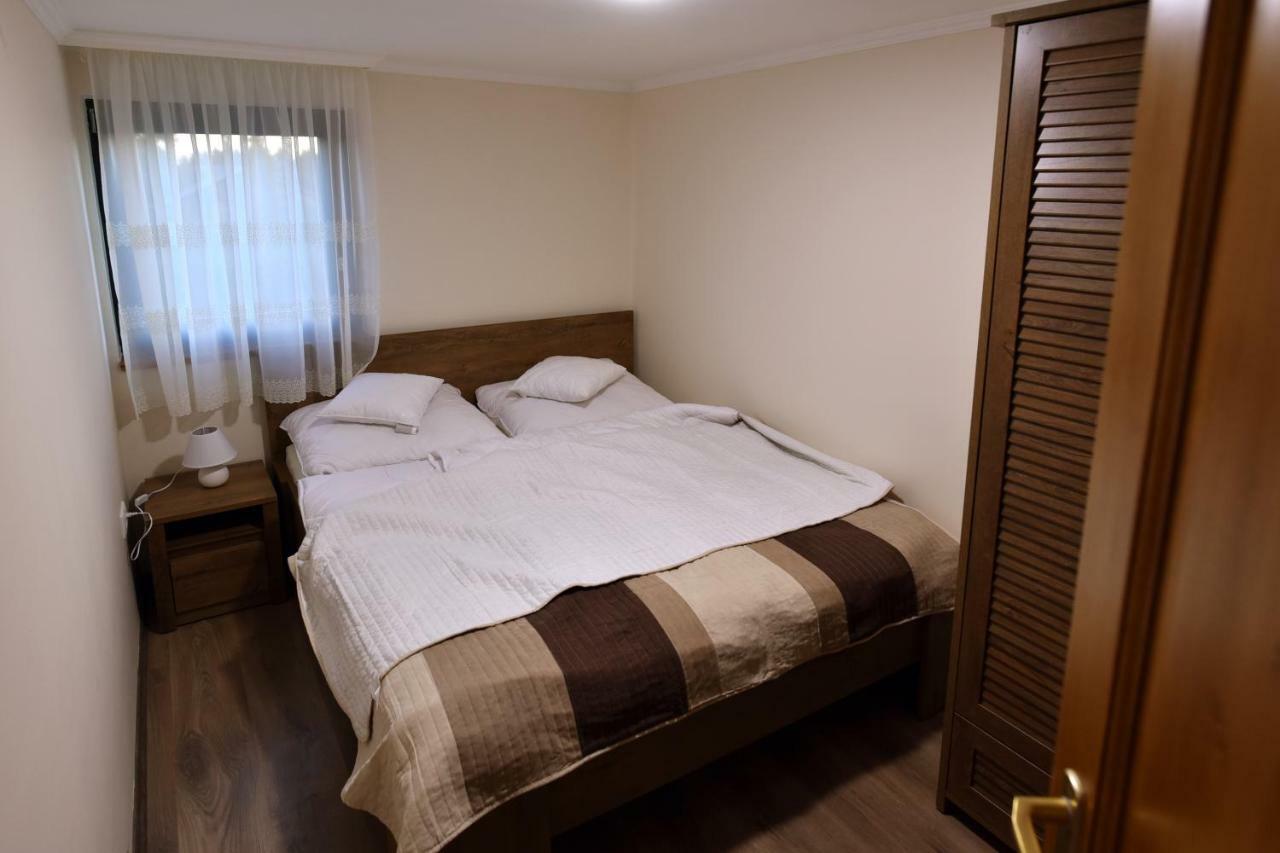 Siraly Apartman Hajdúnánás Exterior foto
